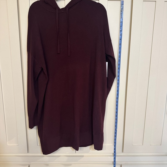 Burgandy hooded sweater dress - Picture 4 of 7